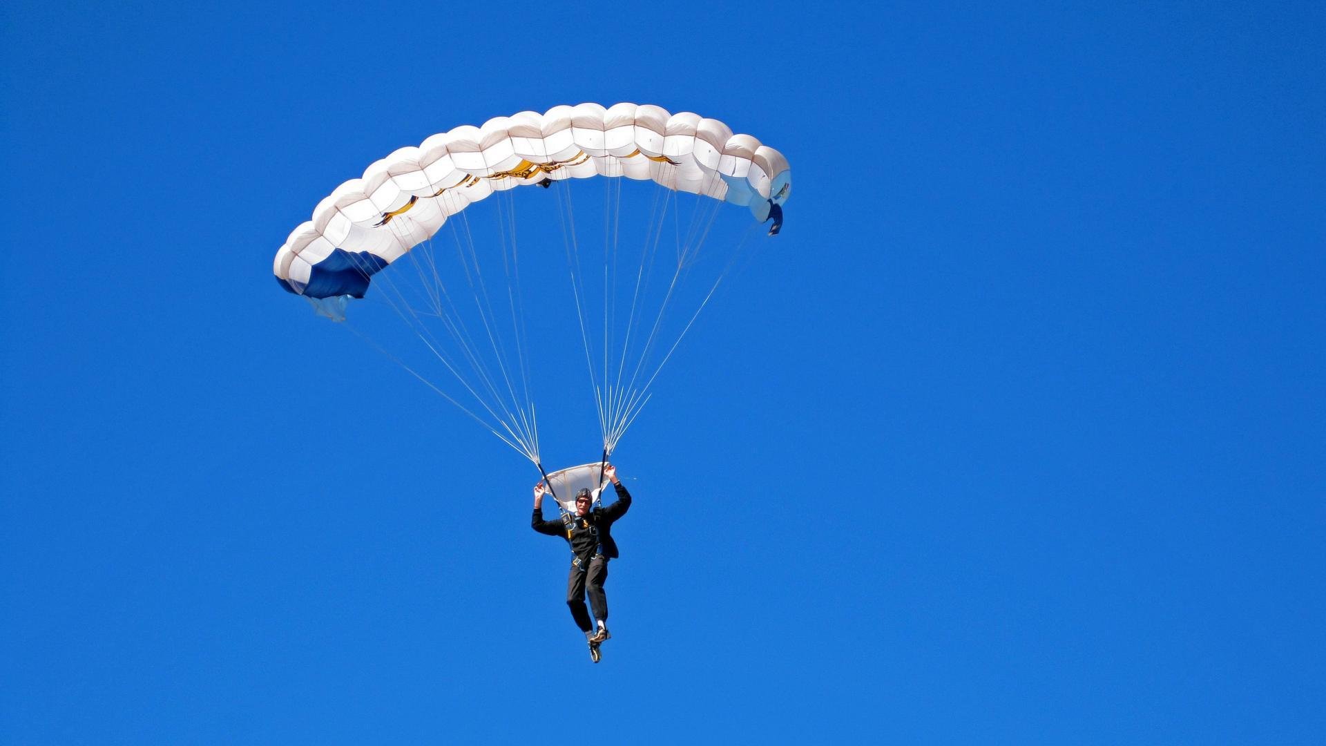 篮球运动员专项技能动作的运动生理学分析，篮球运动员基本功