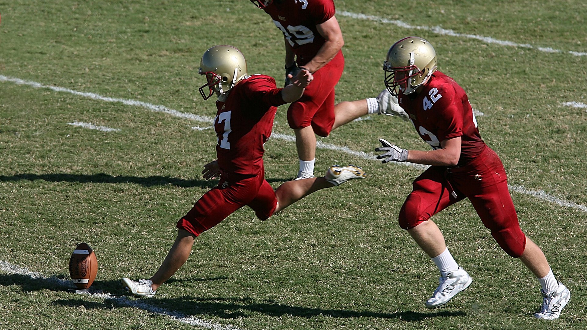 西甲球队通过AI行为识别模型判断防守预判反应时效